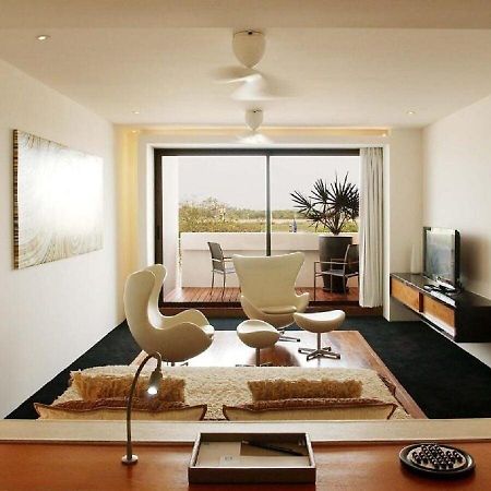 The Quay Boutique Hotel Пном Пен Екстериор снимка